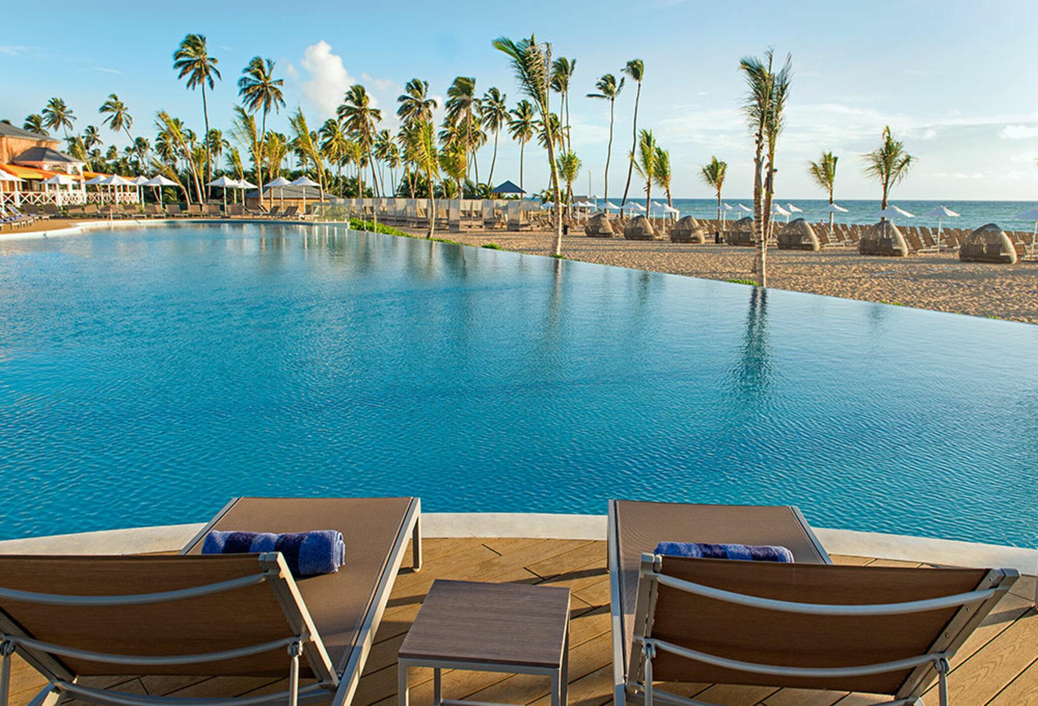 Nickelodeon Hotels & Resorts Пунта Кана Екстериор снимка Infinity pool at the Iberostar Grand Hotel Bávaro